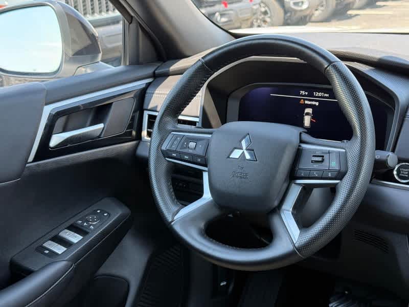 2024 Mitsubishi Outlander SE Black Edition
