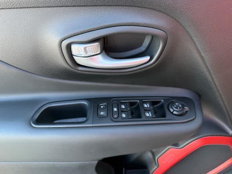 2023 Jeep Renegade Trailhawk