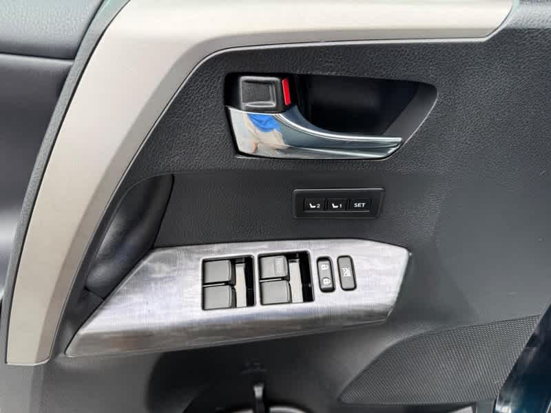 2017 Toyota RAV4 Platinum AWD