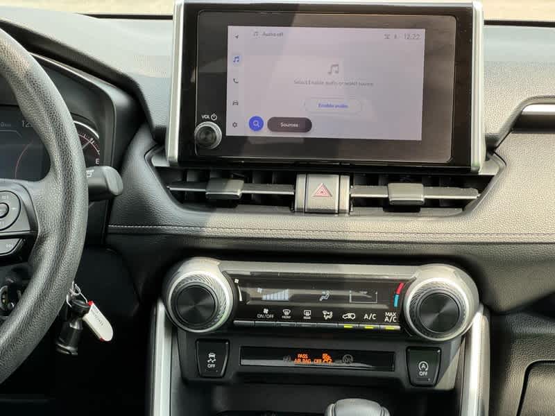 2024 Toyota RAV4 LE FWD
