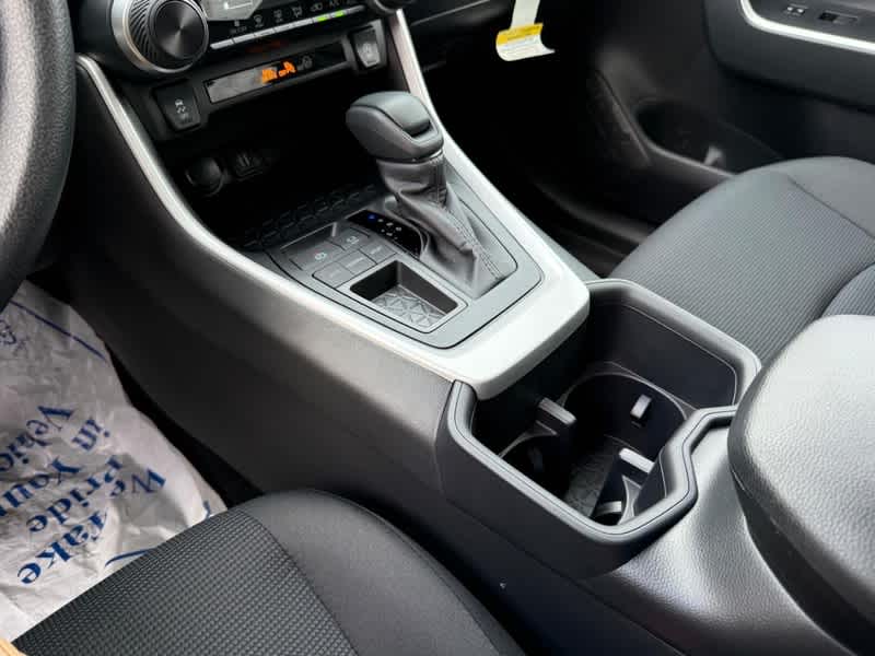 2025 Toyota RAV4 LE FWD