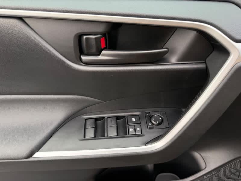 2025 Toyota RAV4 LE FWD