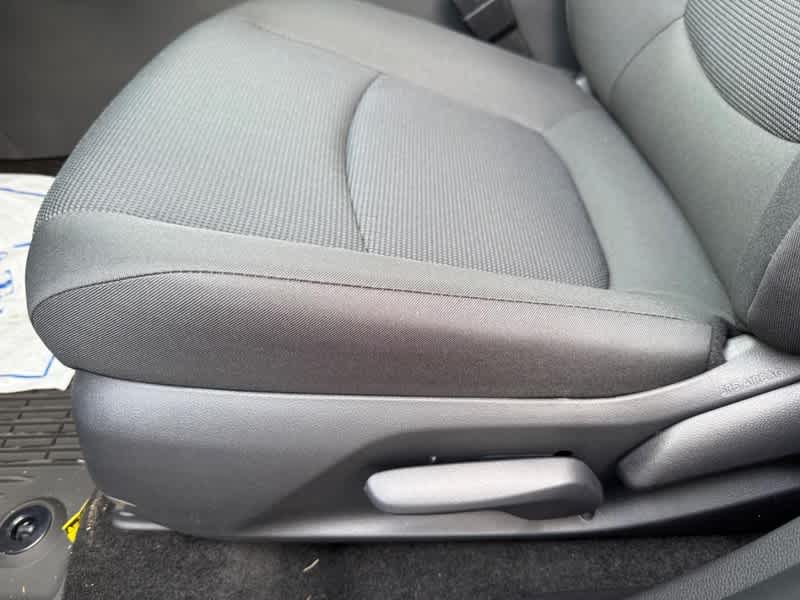 2025 Toyota RAV4 LE FWD