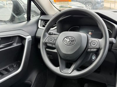 2025 Toyota RAV4 LE FWD