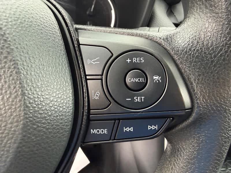 2025 Toyota RAV4 XLE FWD
