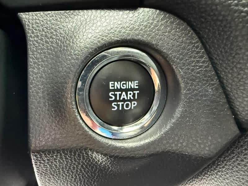 2025 Toyota RAV4 XLE FWD