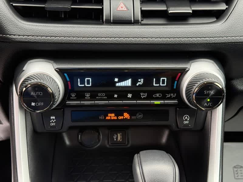 2025 Toyota RAV4 XLE FWD