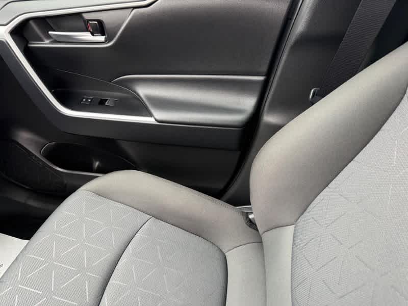 2025 Toyota RAV4 XLE FWD