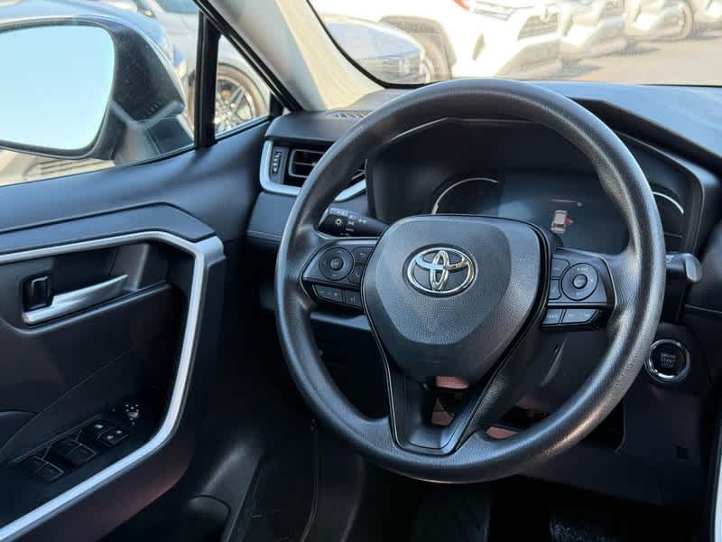 2025 Toyota RAV4 XLE FWD