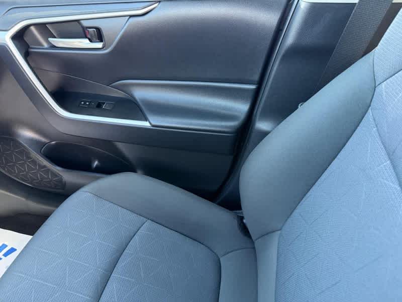 2025 Toyota RAV4 XLE FWD