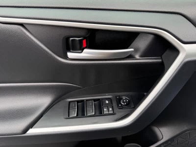 2025 Toyota RAV4 XLE FWD