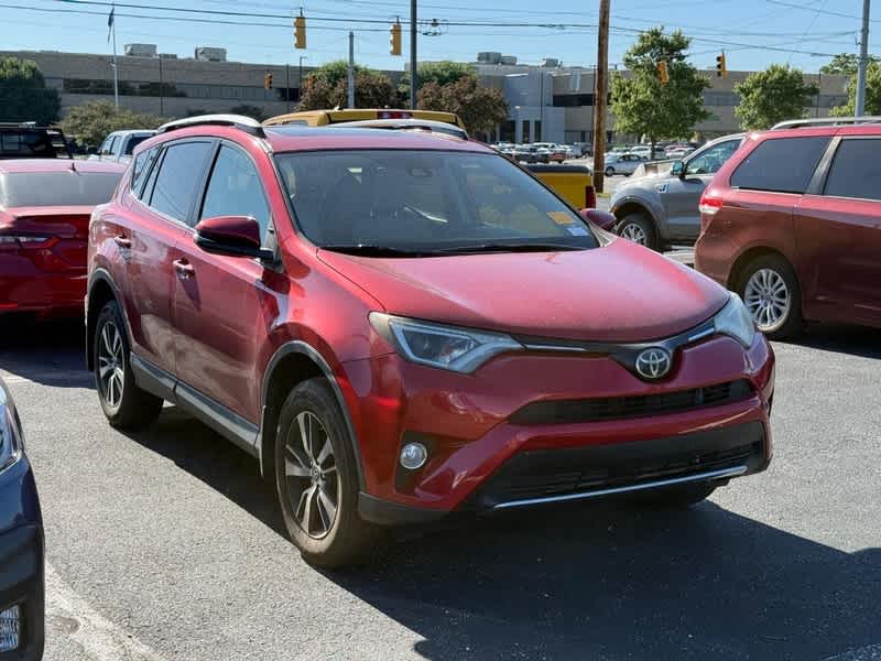 2017 Toyota RAV4 XLE FWD