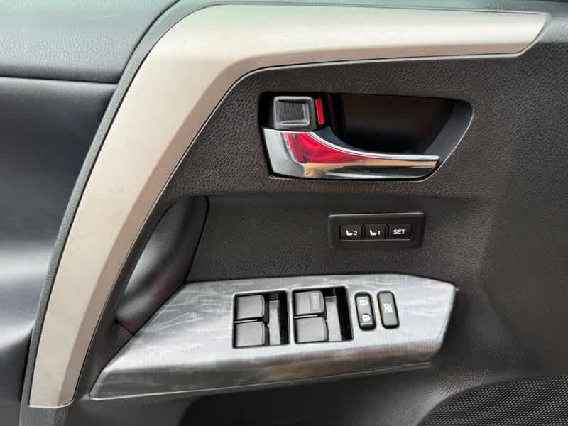 2017 Toyota RAV4 Platinum FWD