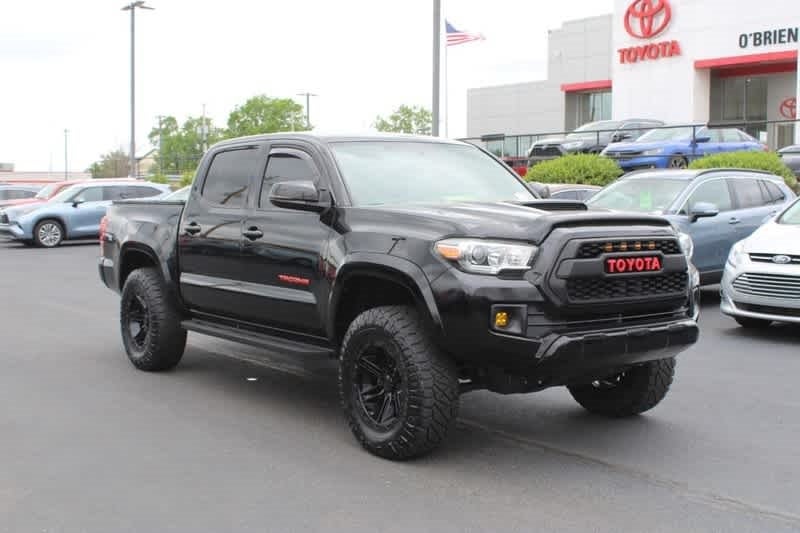 2017 Toyota Tacoma TRD Sport Double Cab 5&#39; Bed V6 4x4 AT
