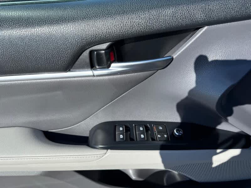 2019 Toyota Camry XLE Auto