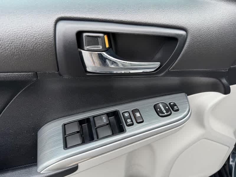 2012 Toyota Camry Hybrid 4dr Sdn LE