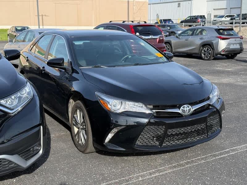 2017 Toyota Camry SE Auto