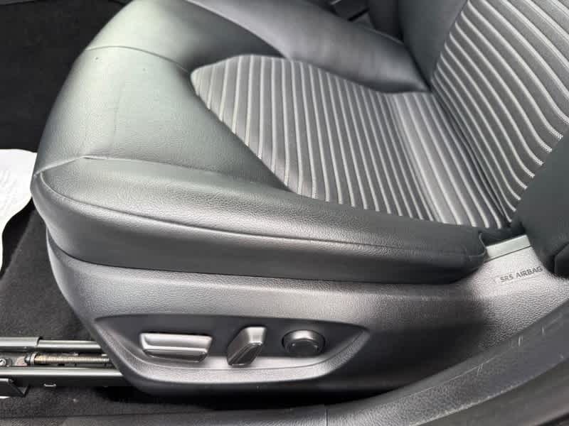 2024 Toyota Camry SE Auto