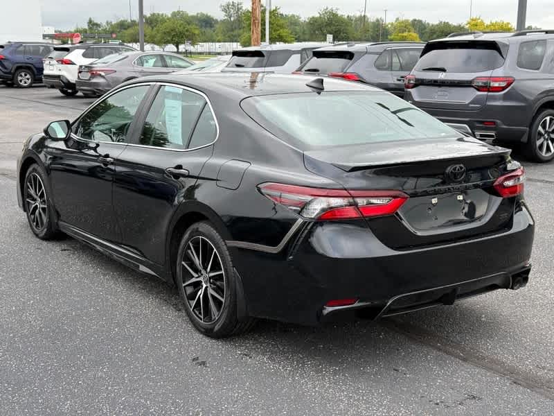 2024 Toyota Camry SE Auto