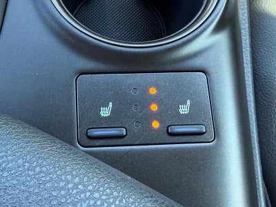 2023 Toyota Camry SE Auto