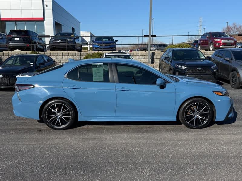 2023 Toyota Camry SE Auto