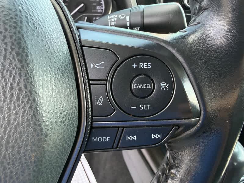2022 Toyota Camry SE Auto