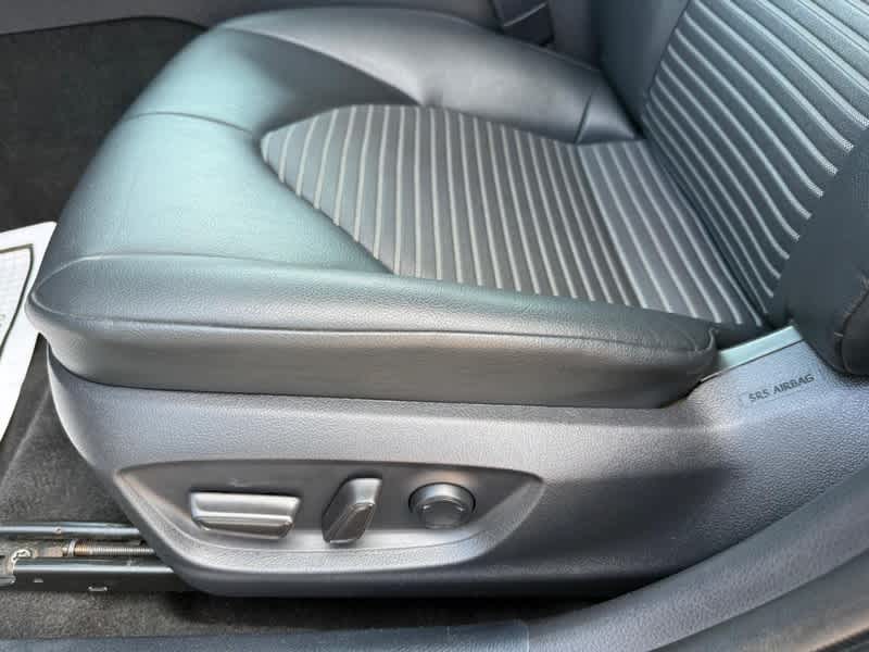 2022 Toyota Camry SE Auto