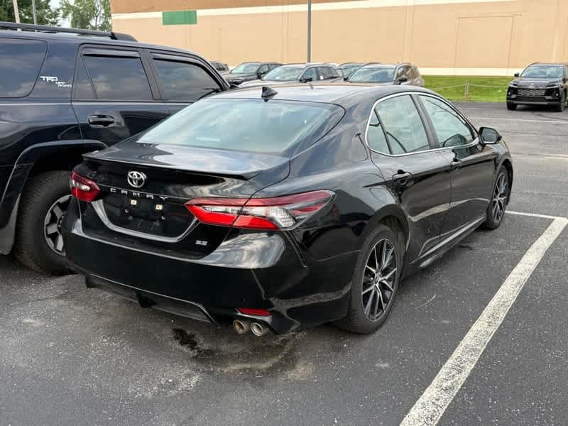2022 Toyota Camry SE Auto