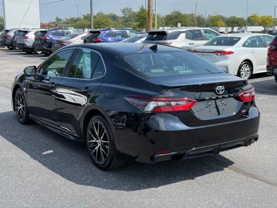 2022 Toyota Camry SE Auto