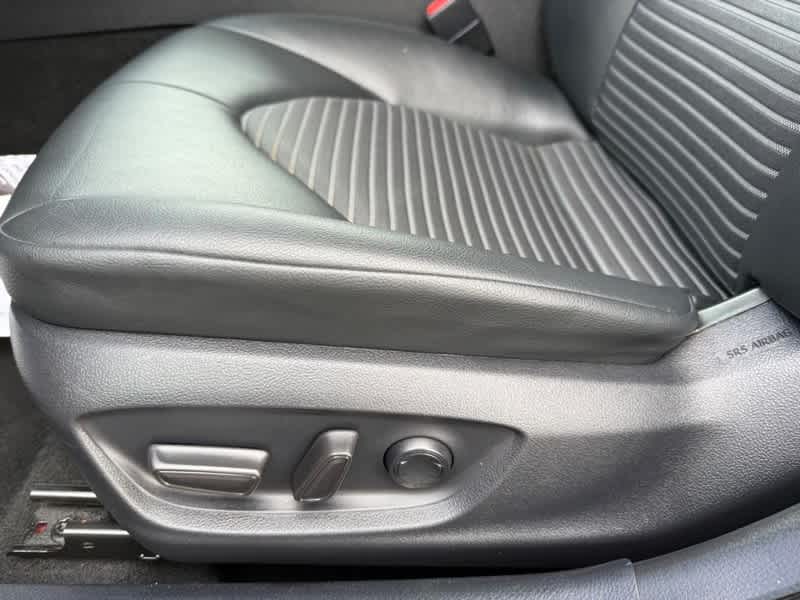 2024 Toyota Camry SE Auto