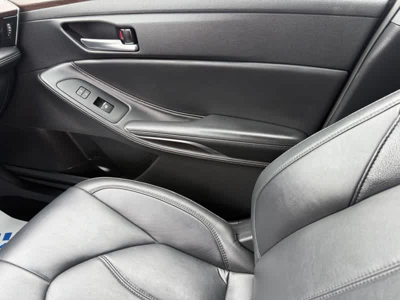 2021 Toyota Avalon Hybrid XLE FWD