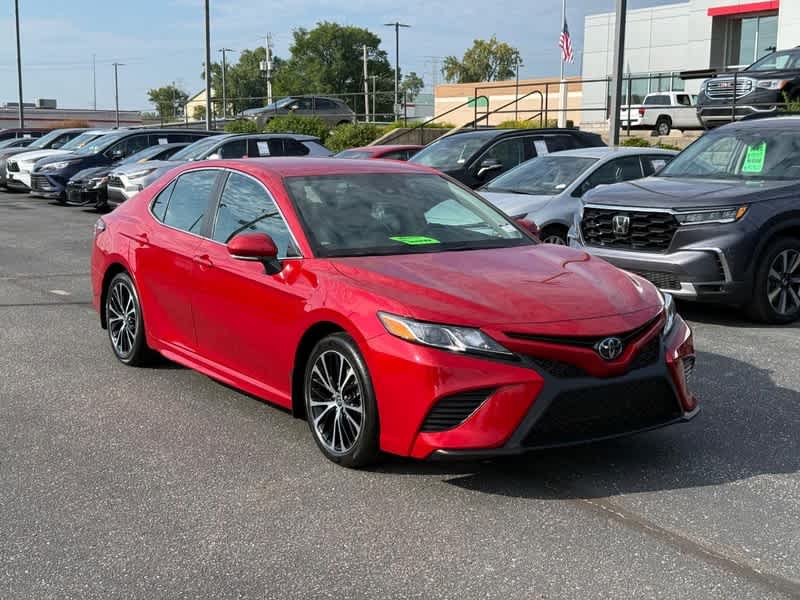 2020 Toyota Camry SE Auto