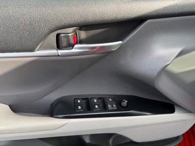 2020 Toyota Camry SE Auto