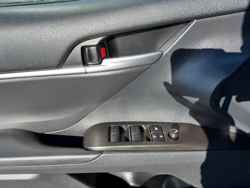 2023 Toyota Camry Hybrid SE Nightshade CVT