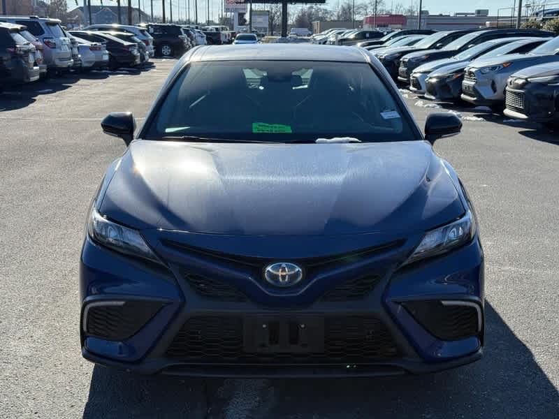 2023 Toyota Camry Hybrid SE Nightshade CVT