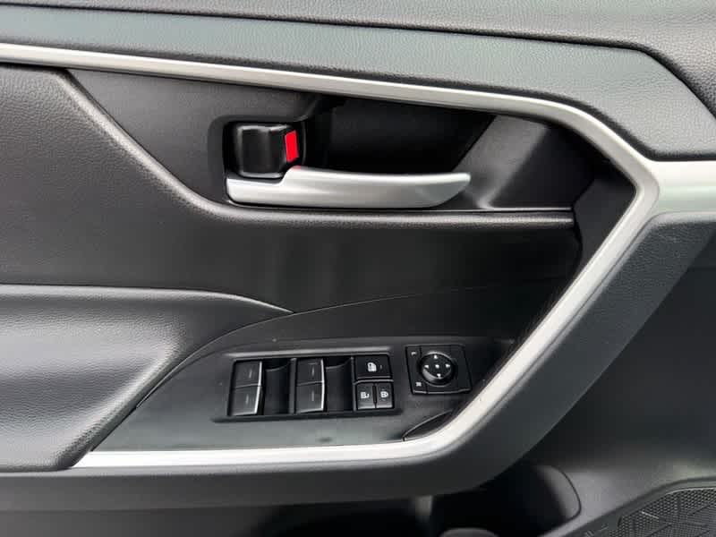 2025 Toyota RAV4 Hybrid XLE AWD