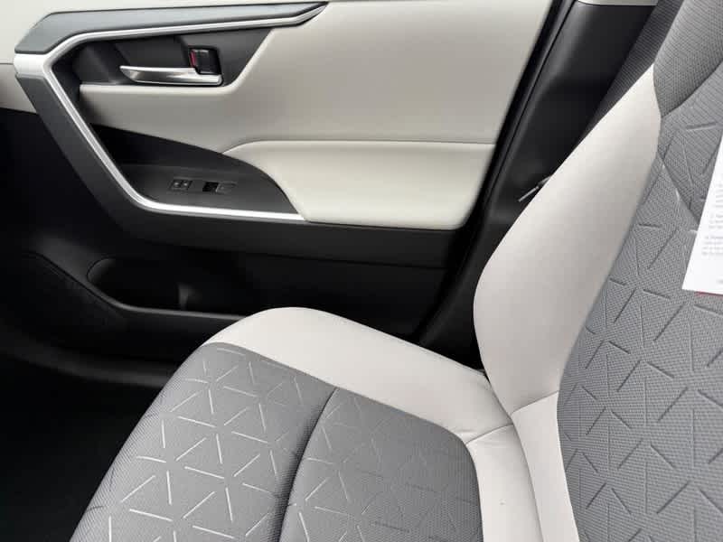 2025 Toyota RAV4 Hybrid XLE AWD