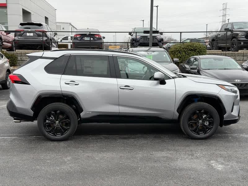 2025 Toyota RAV4 Hybrid SE AWD