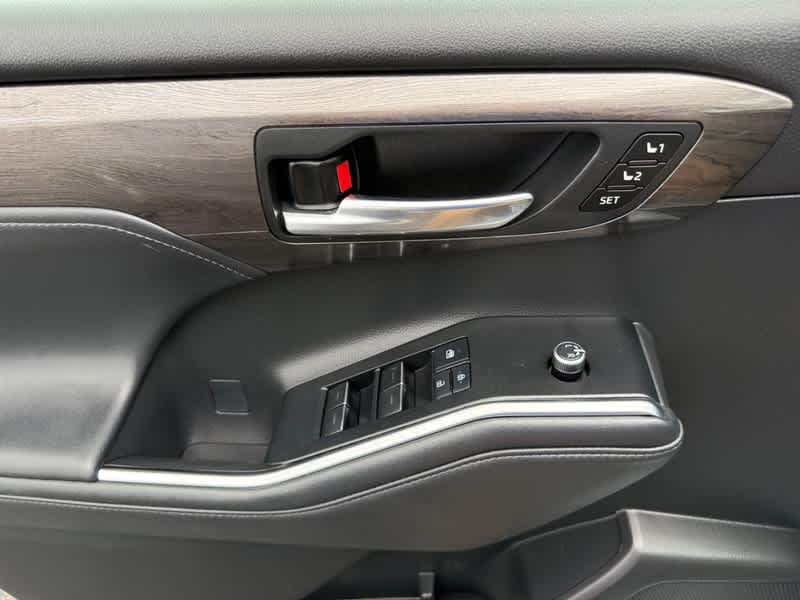 2021 Toyota Highlander Hybrid Platinum AWD