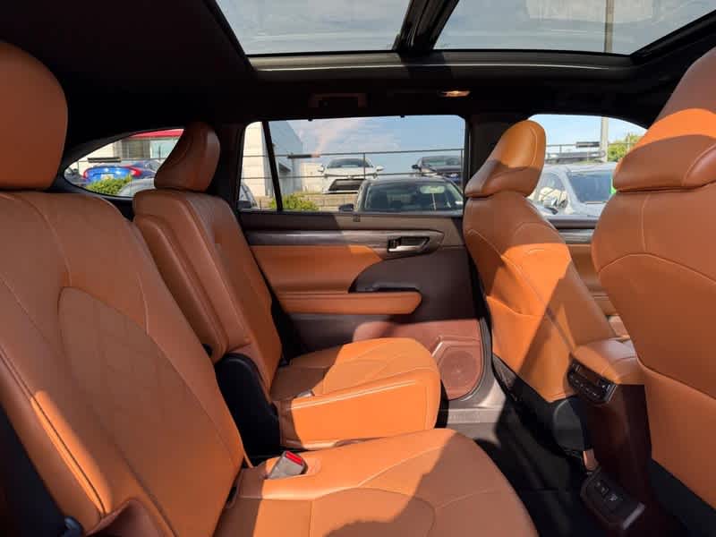 2021 Toyota Highlander Hybrid Platinum AWD