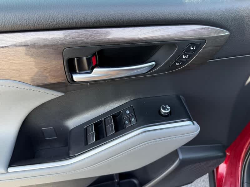 2021 Toyota Highlander Hybrid Platinum AWD