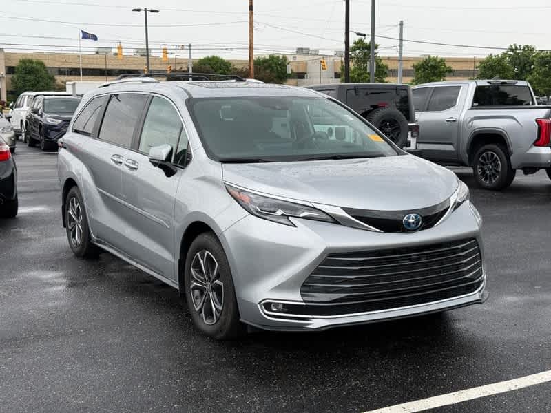 2025 Toyota Sienna Platinum AWD 7-Passenger