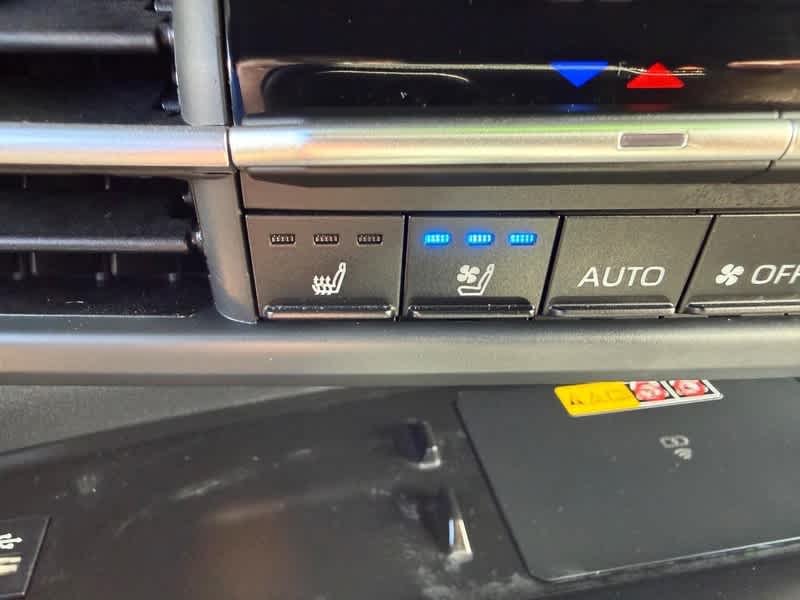 2025 Toyota Sienna Platinum AWD 7-Passenger