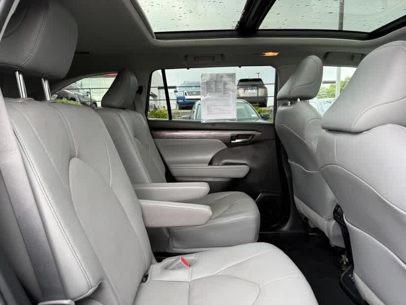 2022 Toyota Highlander Platinum AWD
