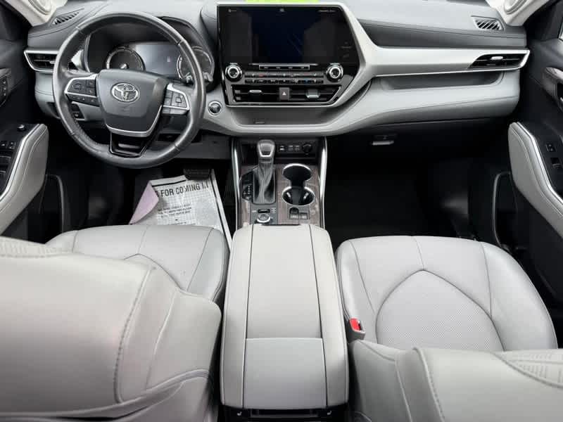 2022 Toyota Highlander Platinum AWD
