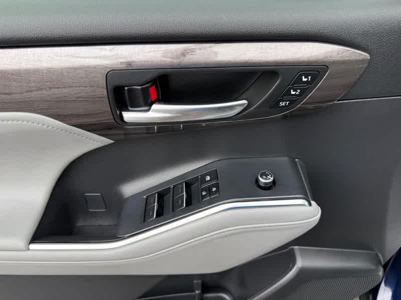 2022 Toyota Highlander Platinum AWD
