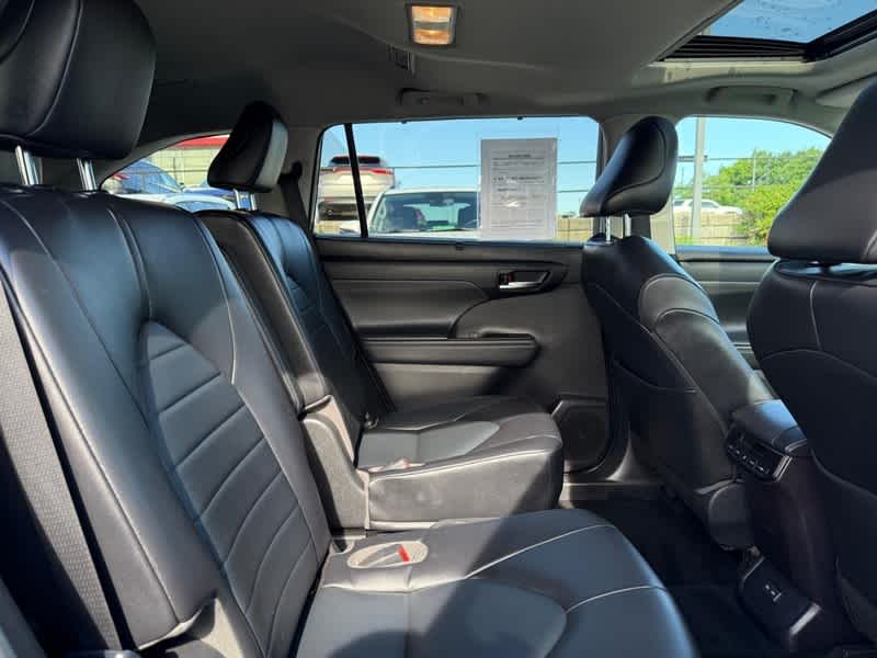 2022 Toyota Highlander Hybrid XLE AWD