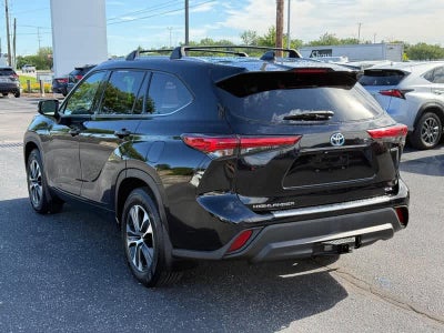 2022 Toyota Highlander Hybrid XLE AWD