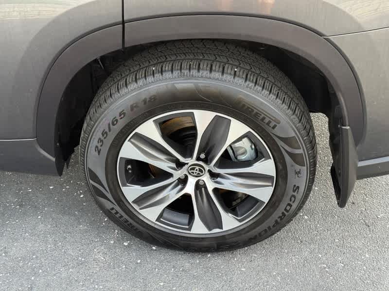 2021 Toyota Highlander XLE AWD