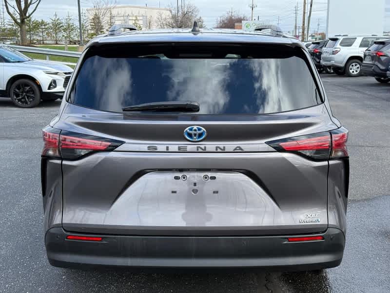 2022 Toyota Sienna XLE FWD 7-Passenger